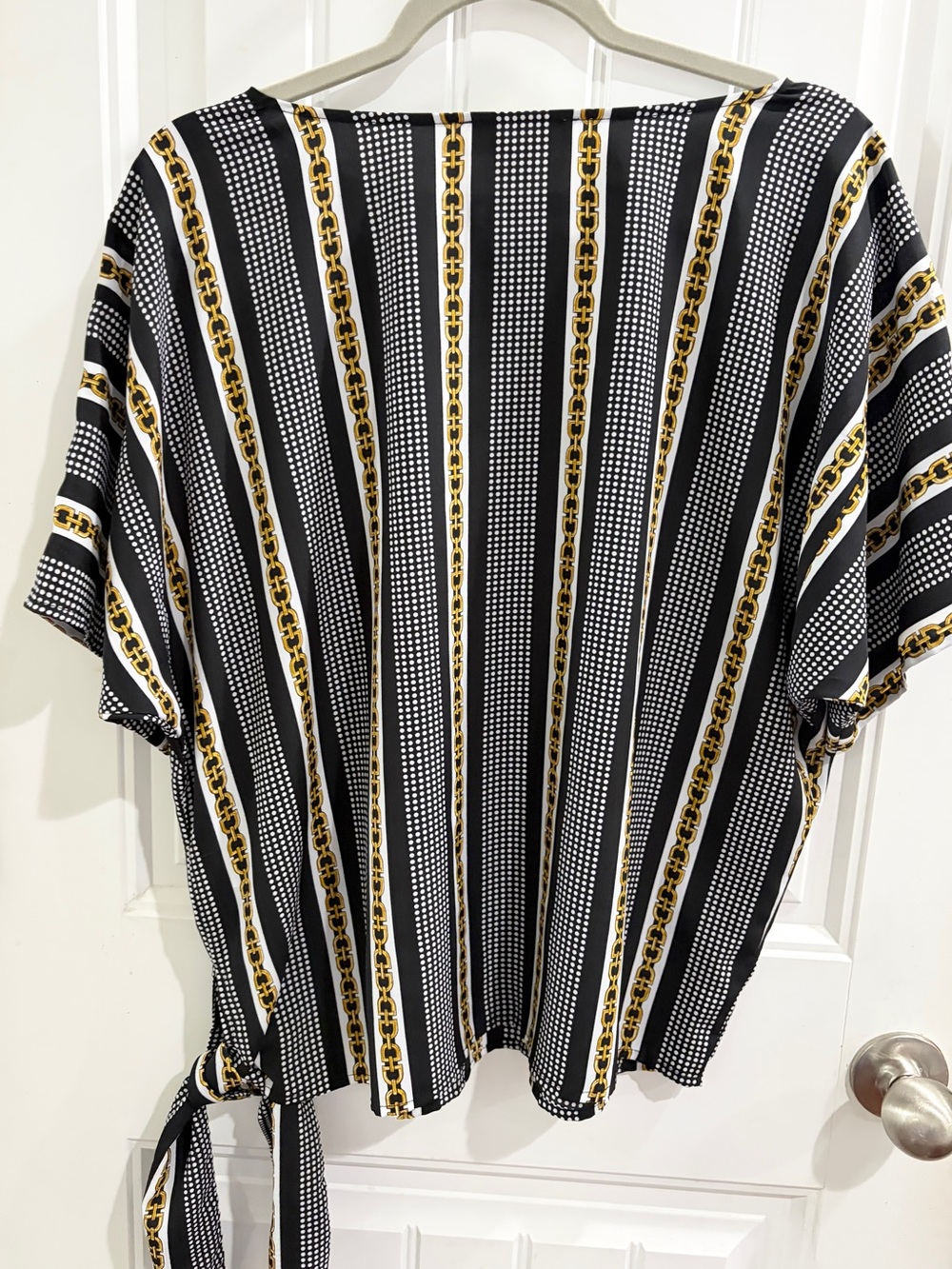 Michael Kors Black, White & Gold Chain-Print Top w Side Tie Detail, M! EUC - Picture 5 of 7